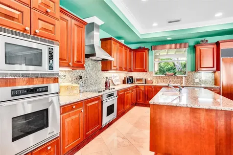 550 Harbor Drive Key Biscayne FL 33149