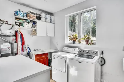 550 Harbor Drive Key Biscayne FL 33149