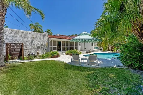 1601 Washington Street Hollywood FL 33020