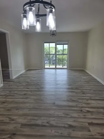 4721 NW 7th Street Miami FL 33126