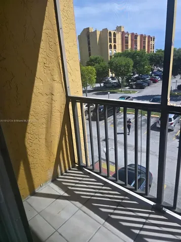 4721 NW 7th Street Miami FL 33126
