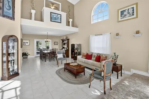 955 NW 197th Terrace Pembroke Pines FL 33029