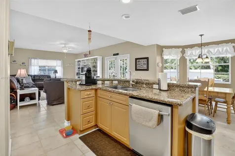 955 NW 197th Terrace Pembroke Pines FL 33029
