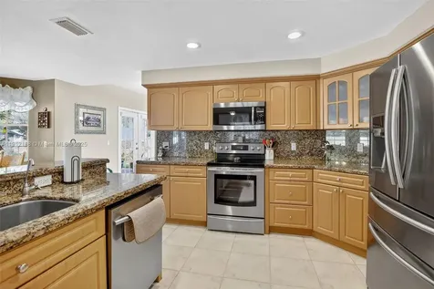 955 NW 197th Terrace Pembroke Pines FL 33029