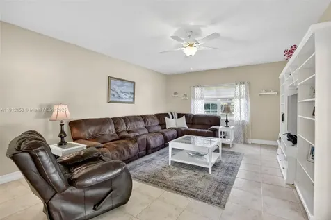 955 NW 197th Terrace Pembroke Pines FL 33029