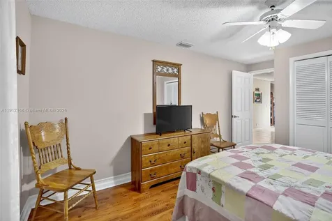 955 NW 197th Terrace Pembroke Pines FL 33029