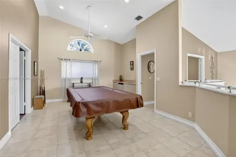 955 NW 197th Terrace Pembroke Pines FL 33029