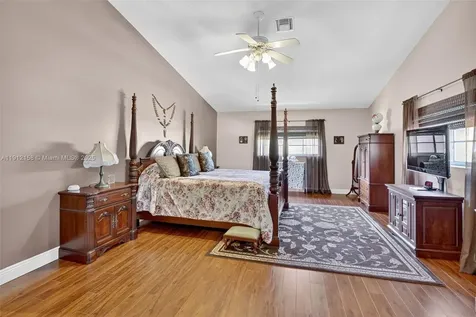 955 NW 197th Terrace Pembroke Pines FL 33029