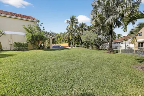 955 NW 197th Terrace Pembroke Pines FL 33029
