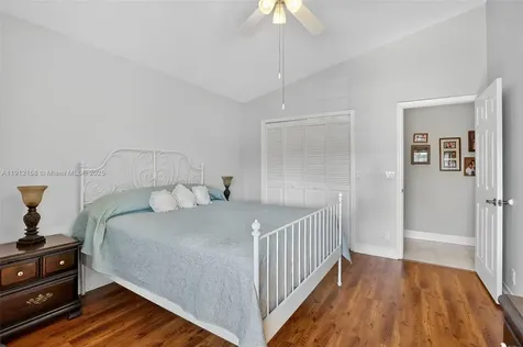 955 NW 197th Terrace Pembroke Pines FL 33029