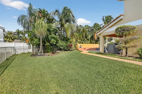 955 NW 197th Terrace Pembroke Pines FL 33029