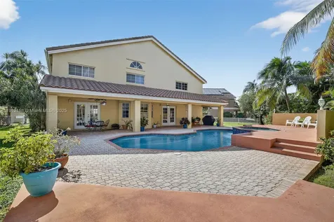955 NW 197th Terrace Pembroke Pines FL 33029