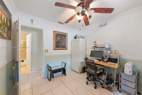 1221 SW 75th Avenue North Lauderdale FL 33068