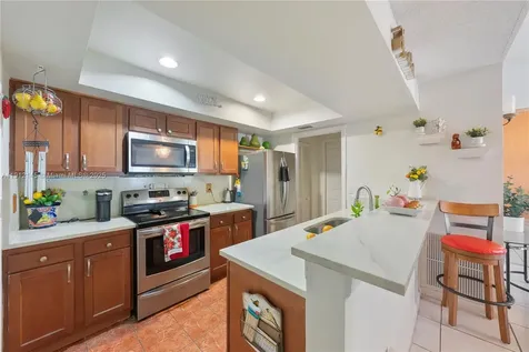 1221 SW 75th Avenue North Lauderdale FL 33068