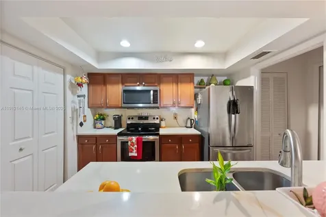 1221 SW 75th Avenue North Lauderdale FL 33068