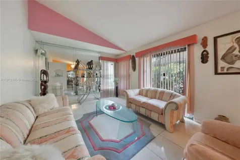 1221 SW 75th Avenue North Lauderdale FL 33068