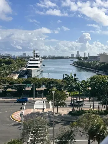 888 Biscayne Boulevard Miami FL 33132