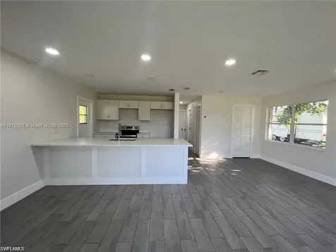 1109 N Grifford Avenue Lehigh Acres FL 33936