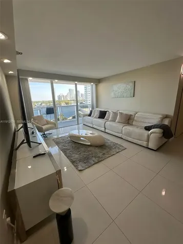20515 E Country Club Drive Aventura FL 33180