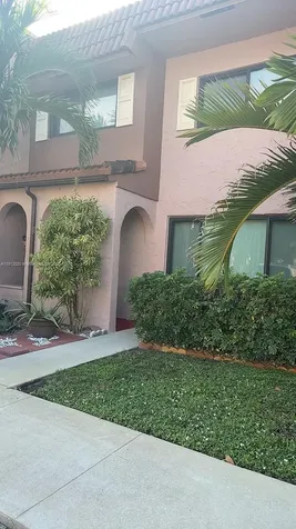 19 Matador Lane Davie FL 33324