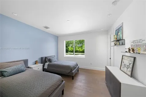 7950 SW 54th Avenue Miami FL 33143