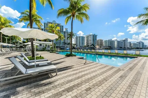 6103 Aqua Avenue Miami Beach FL 33141