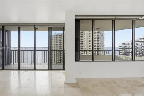 520 Brickell Key Drive Miami FL 33131