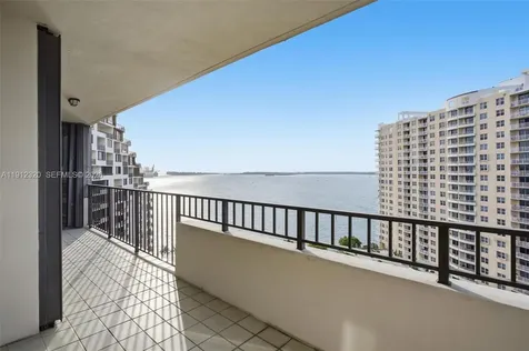520 Brickell Key Drive Miami FL 33131