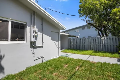 1750 NE 52nd Street Fort Lauderdale FL 33334