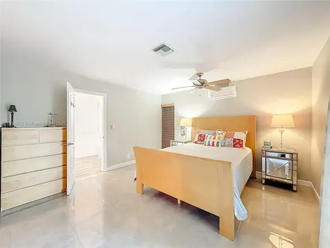 2321 NW 102nd Way Pembroke Pines FL 33026