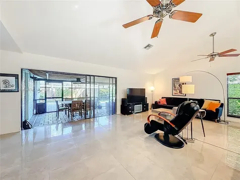 2321 NW 102nd Way Pembroke Pines FL 33026