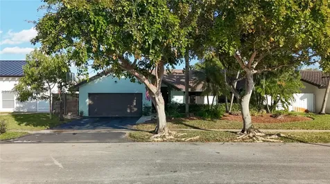 2321 NW 102nd Way Pembroke Pines FL 33026