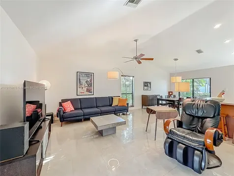 2321 NW 102nd Way Pembroke Pines FL 33026