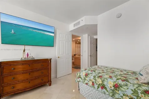 18671 Collins Avenue Sunny Isles Beach FL 33160