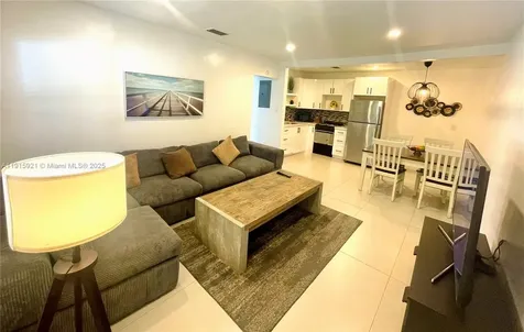1211 NE 15th Avenue Fort Lauderdale FL 33304