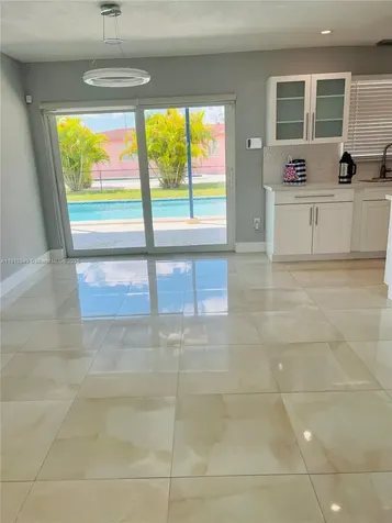 8700 SW 42nd Terrace Miami FL 33165