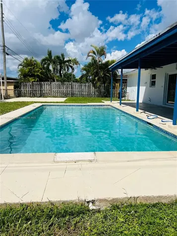 8700 SW 42nd Terrace Miami FL 33165