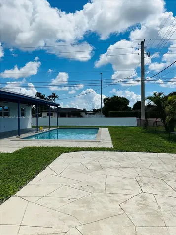 8700 SW 42nd Terrace Miami FL 33165