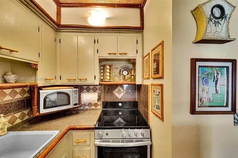 851 Atlantic Shores Boulevard Hallandale Beach FL 33009