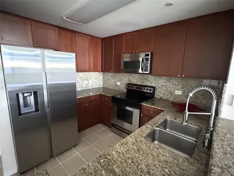 19501 W Country Club Drive Aventura FL 33180