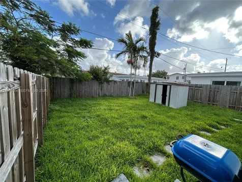 11239 SW 5th Terrace Sweetwater FL 33174
