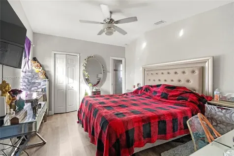 302 Floyd Avenue S Naples FL 33976
