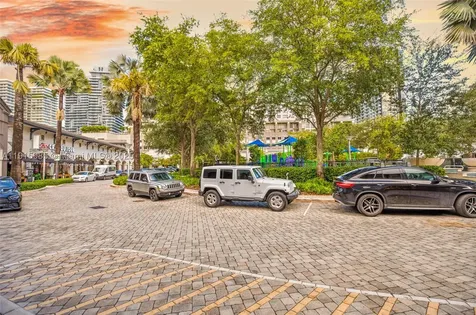 3250 NE 1st Avenue Miami FL 33137