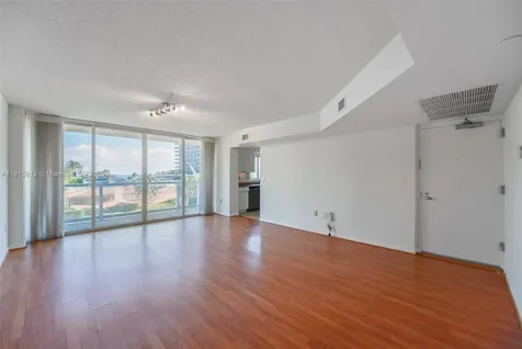 5900 Collins Avenue Miami Beach FL 33140
