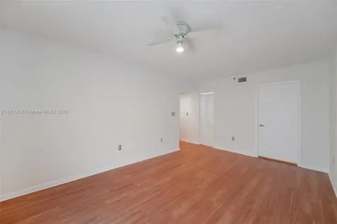 5900 Collins Avenue Miami Beach FL 33140