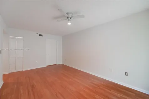 5900 Collins Avenue Miami Beach FL 33140