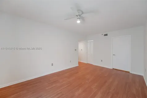 5900 Collins Avenue Miami Beach FL 33140