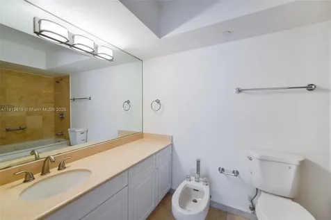 5900 Collins Avenue Miami Beach FL 33140