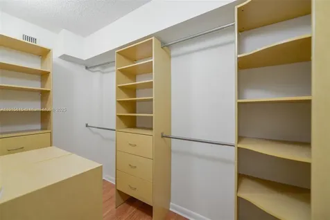 5900 Collins Avenue Miami Beach FL 33140