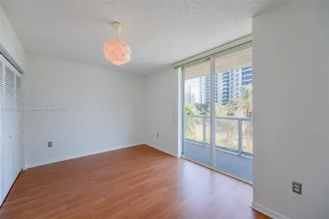 5900 Collins Avenue Miami Beach FL 33140